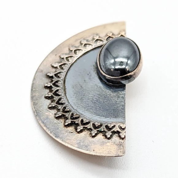 Hand Wrought Sterling Silver Modernist Half Circle Brooch with Hematite Stone - Picture 4 of 11